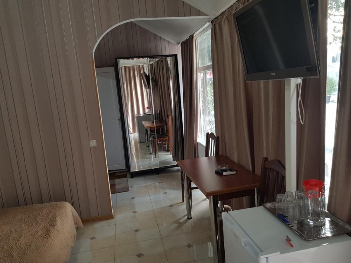 Hotel Selika ルスタヴィ エクステリア 写真