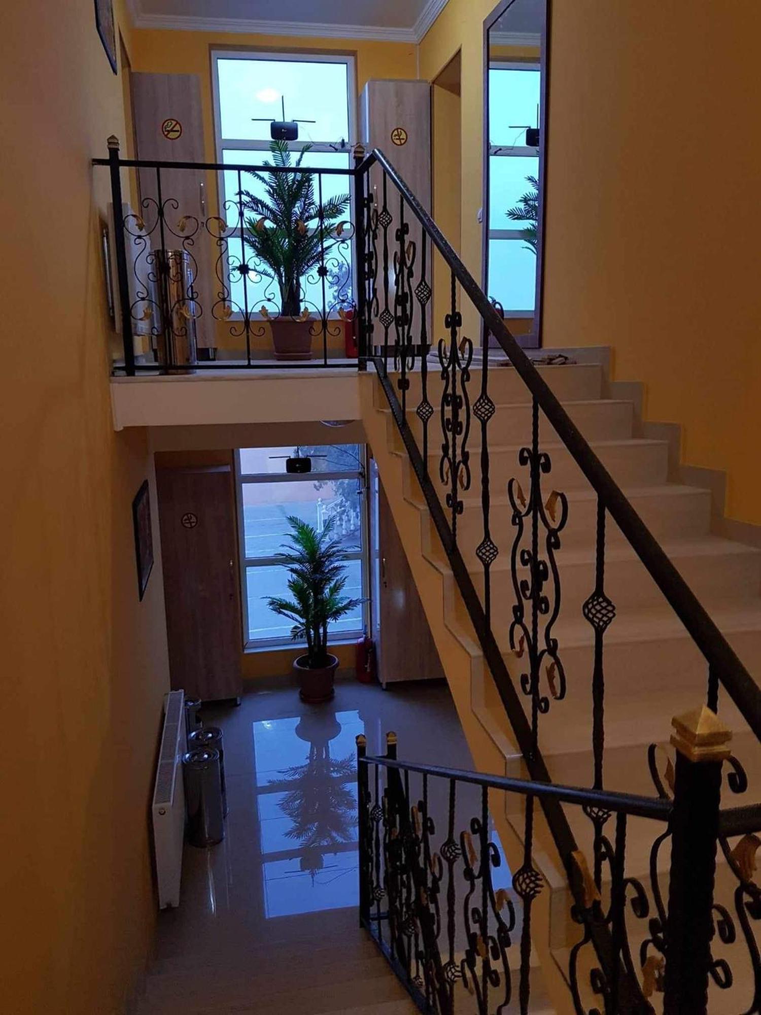 Hotel Selika ルスタヴィ エクステリア 写真